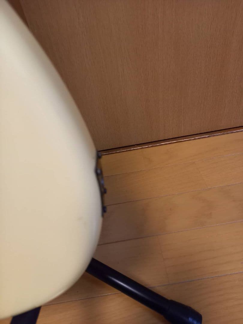 【ジャンク品】KRAMER エレキギター アイボリー