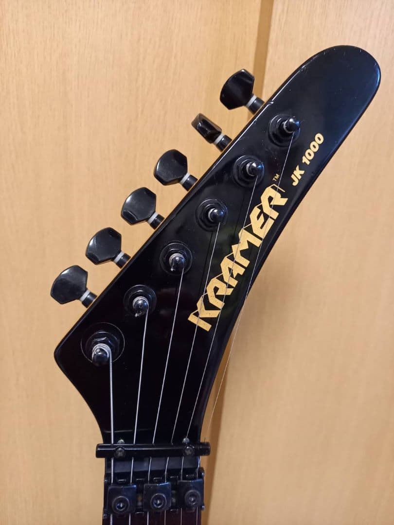 【ジャンク品】KRAMER エレキギター アイボリー