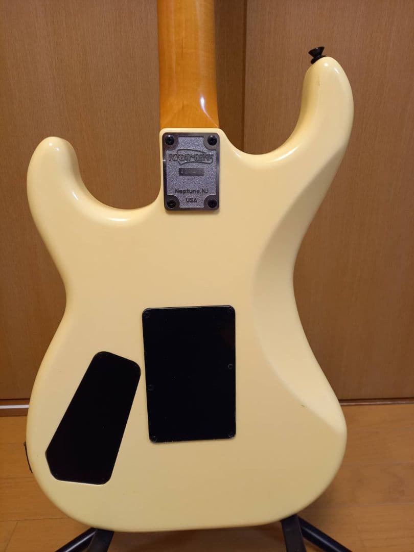【ジャンク品】KRAMER エレキギター アイボリー