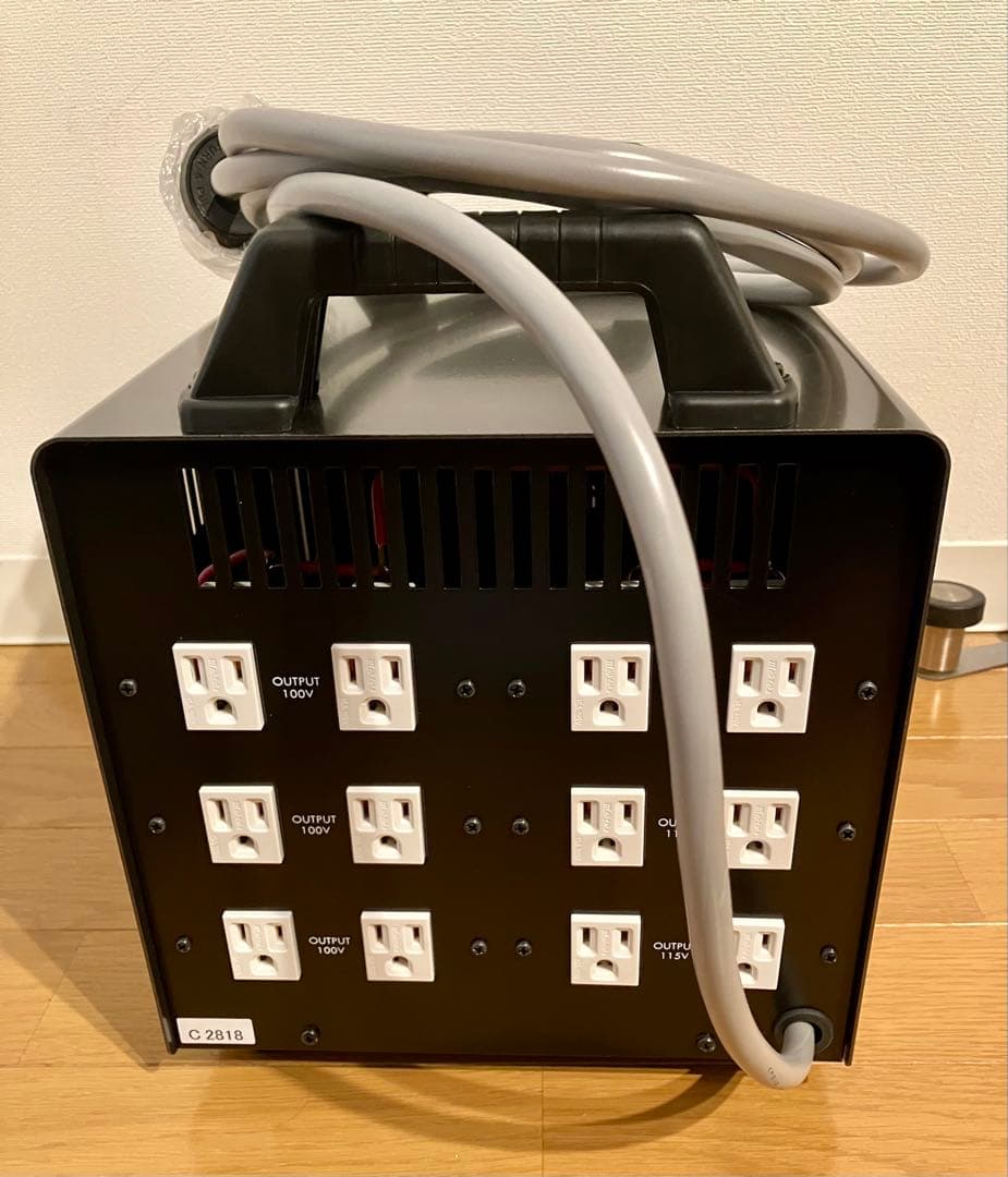 プロケーブル 3000W ダウントランスコンセント16個 - メルカリ