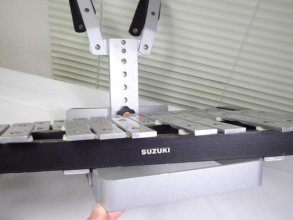 マーチンググロッケン 鉄琴 スズキMG-25L 小中学用ホルダー 子供用