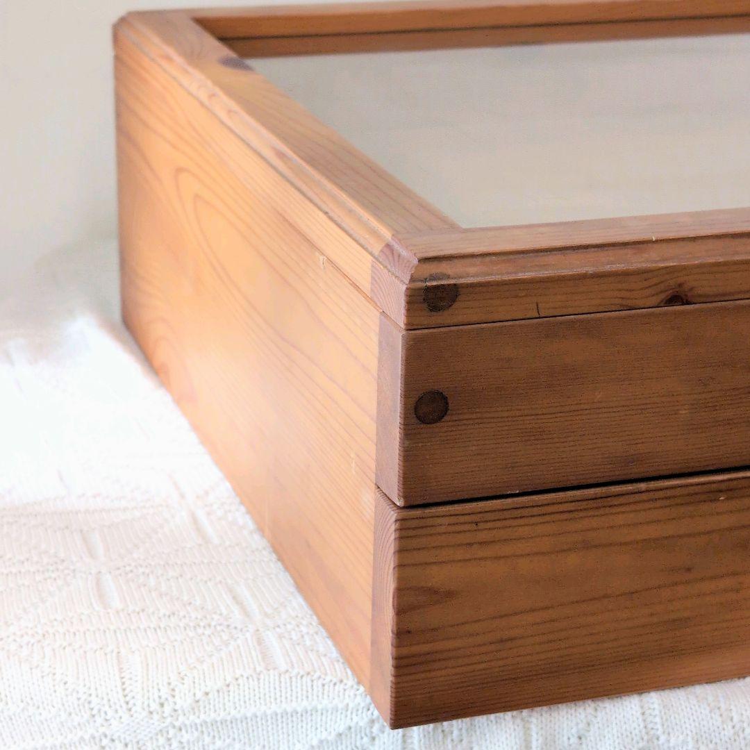 木製アンティークコレクションケース 天板ガラス 白ツマミ 引き出し