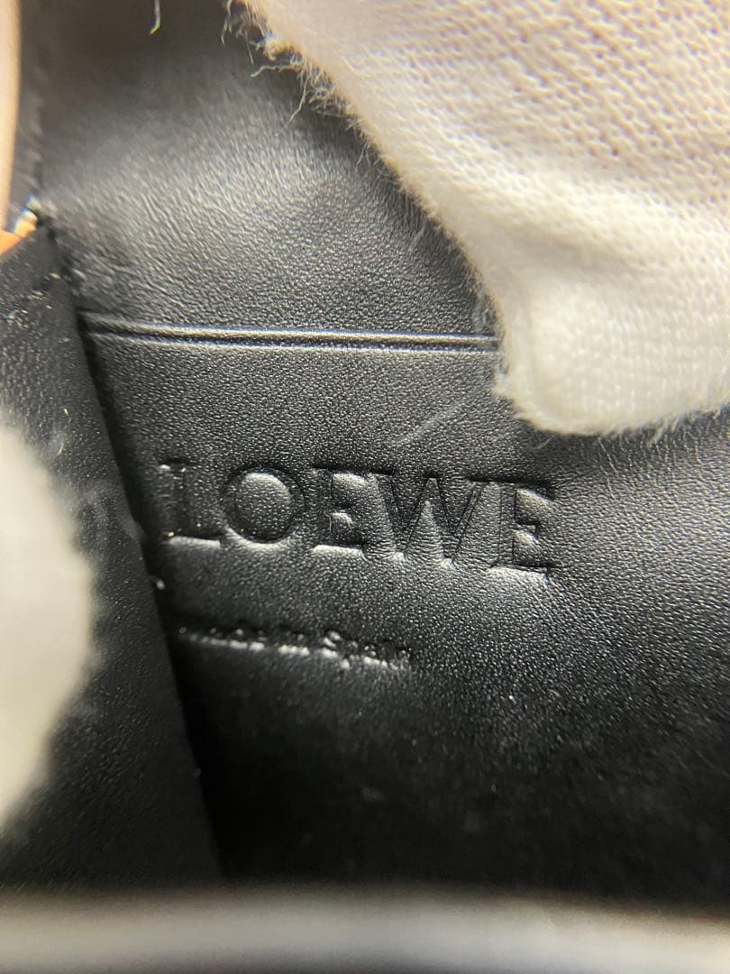 超美品　LOEWE　ネックポケット ベージュ （ロエベ）【タイムSL】
