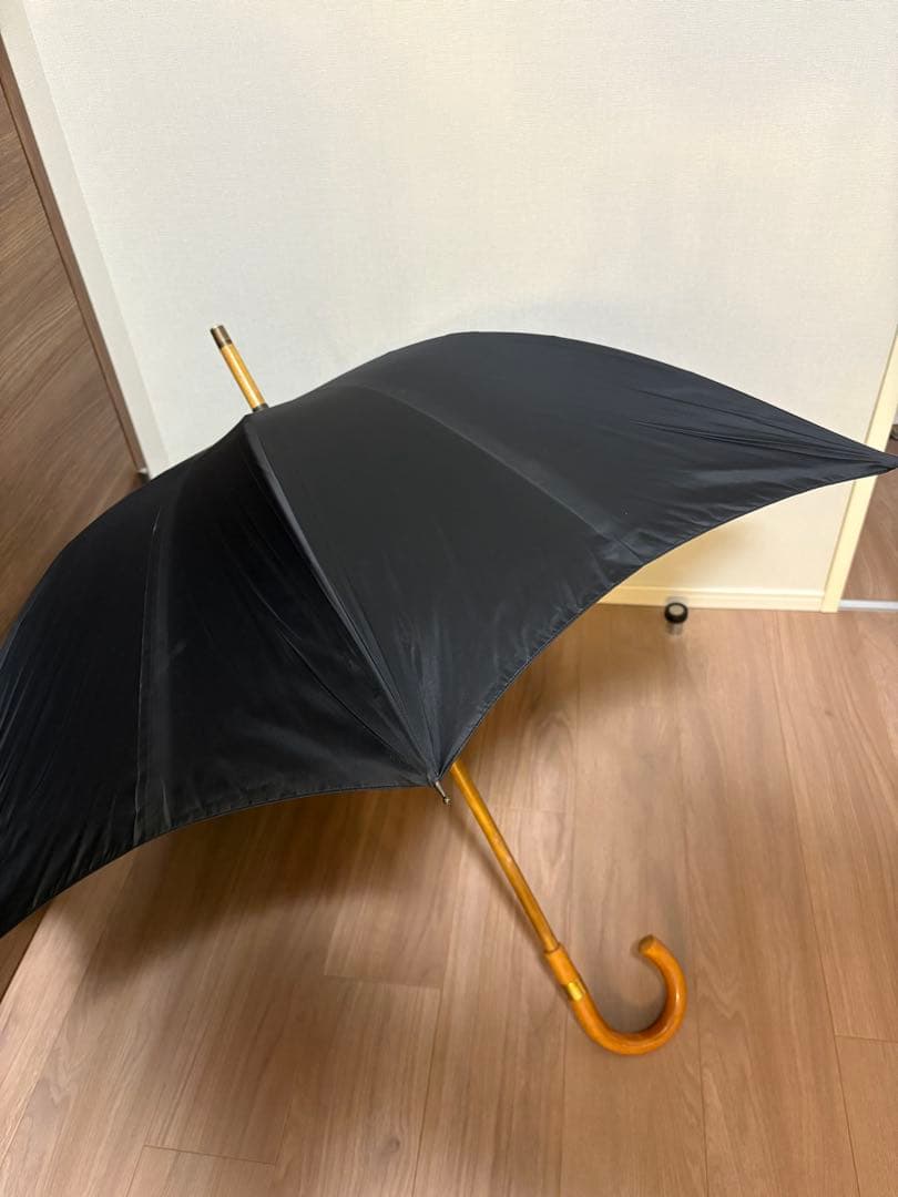 スウェイン・アドニー・ブリッグの傘 | チャールズ皇太子時代の