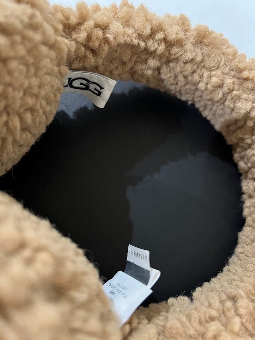 ugg イヤーマフ キャメル 箱付き - メルカリ