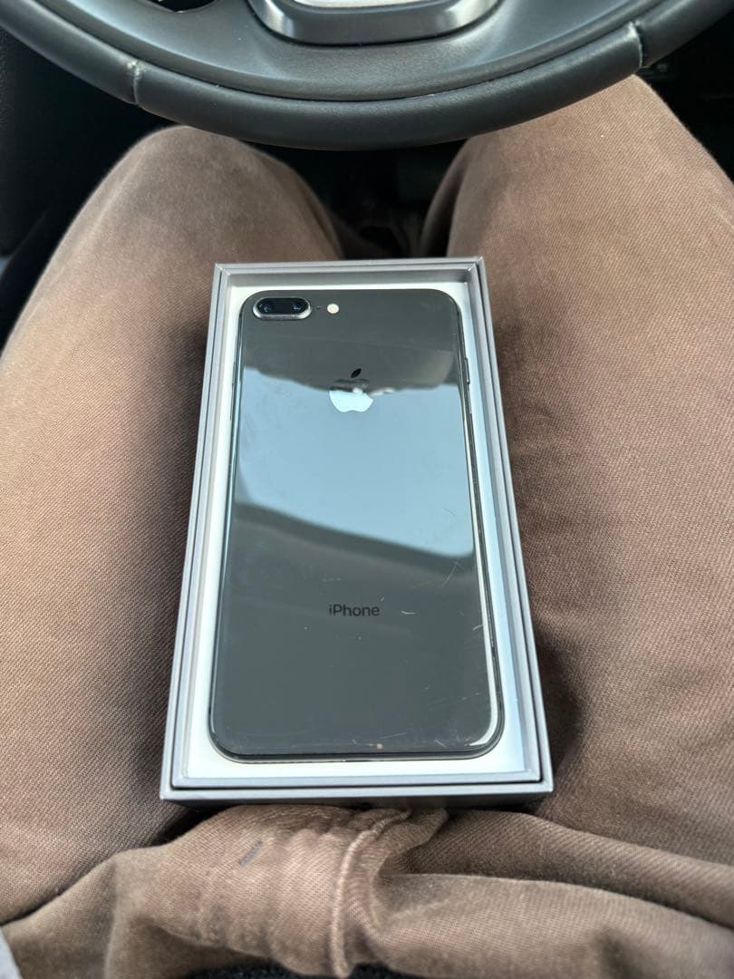 Apple iPhone 8 スペースグレー 本体 - メルカリ