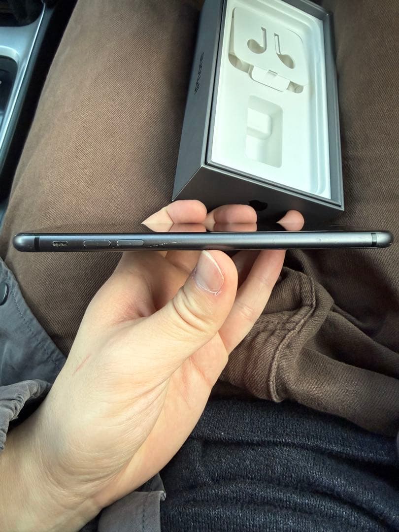 Apple iPhone 8 スペースグレー 本体 - メルカリ