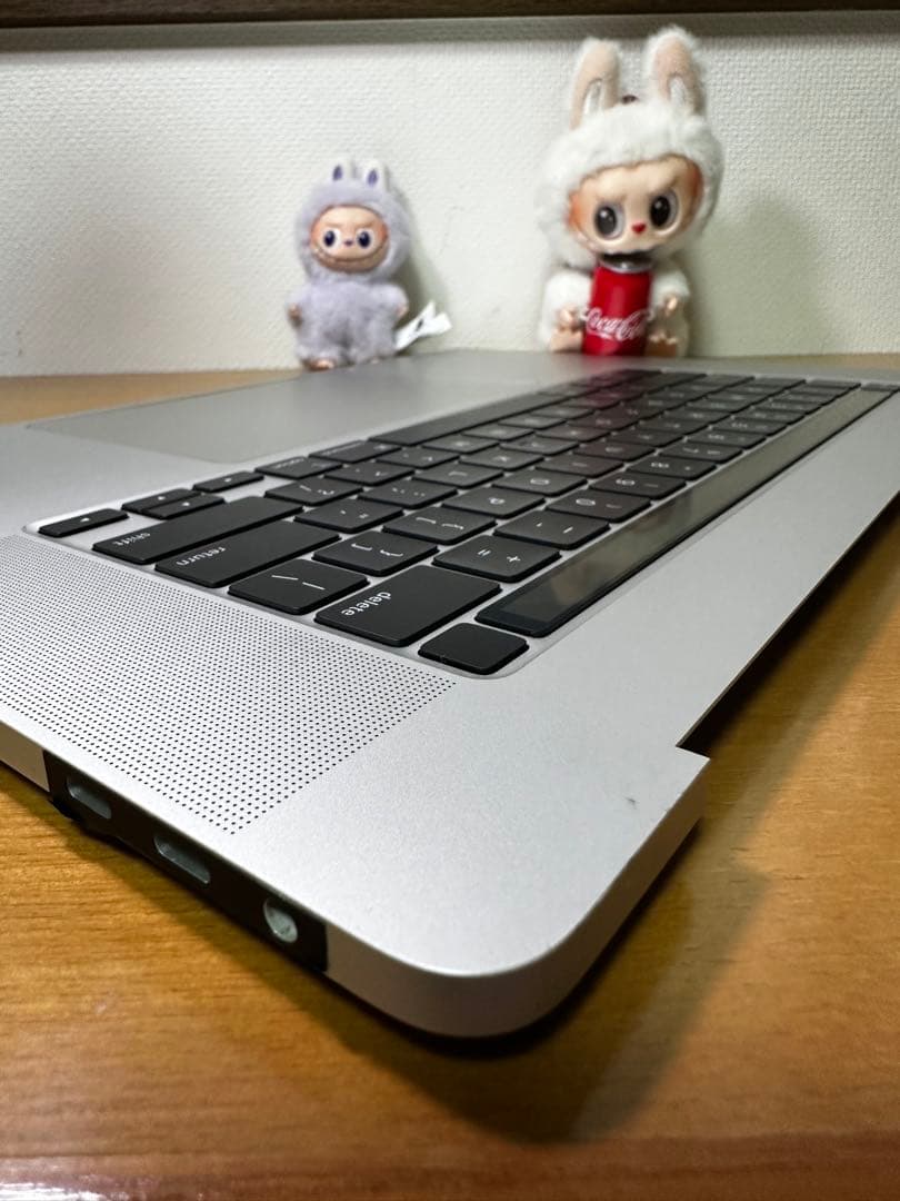 MacBook Pro シルバー 英語配列キーボード - メルカリ