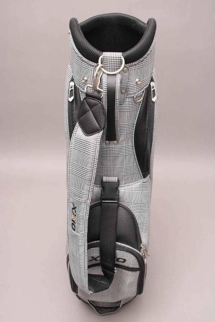 未使用に近いXXIO ゼクシオ キャディバッグ《9.5型》カート 4分割 軽量