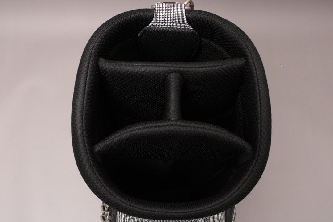 未使用に近いXXIO ゼクシオ キャディバッグ《9.5型》カート 4分割 軽量