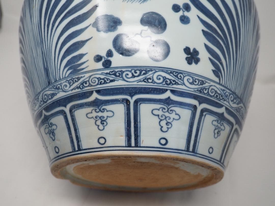 染付　青花魚藻文壷　蓋つき　中国　-SO