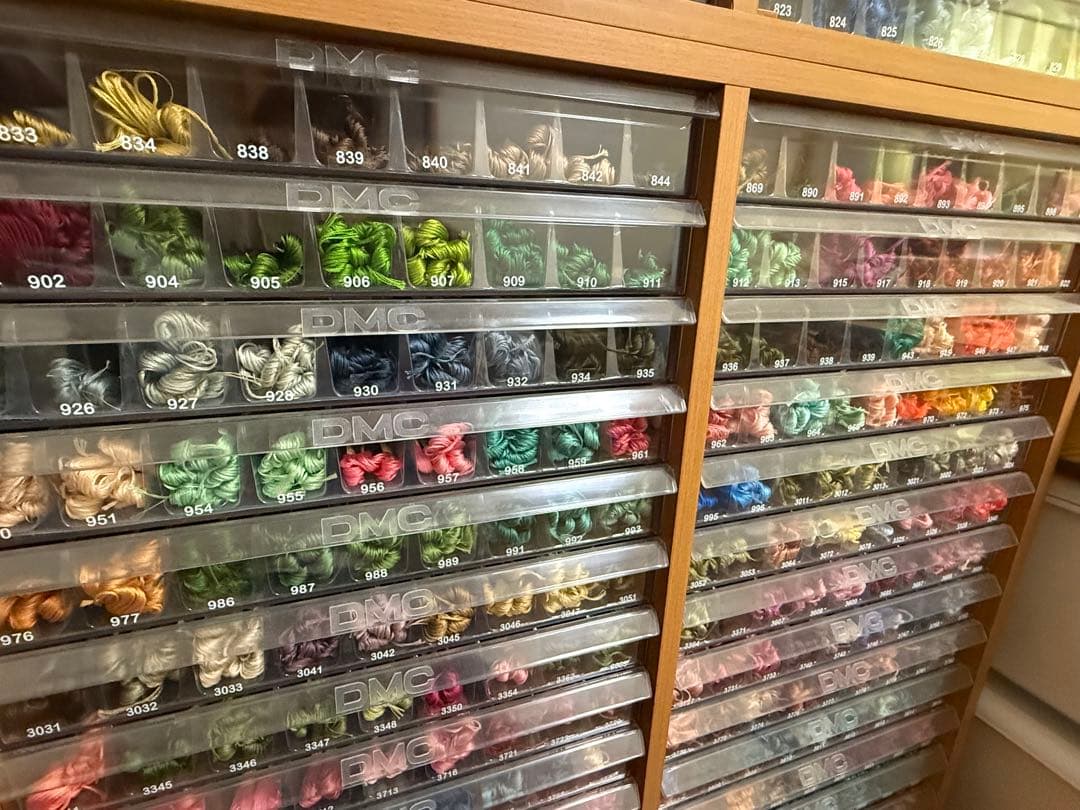 DMC 刺繍棚 刺繍糸 糸ケース 収納 マルチディスプレイ - メルカリ