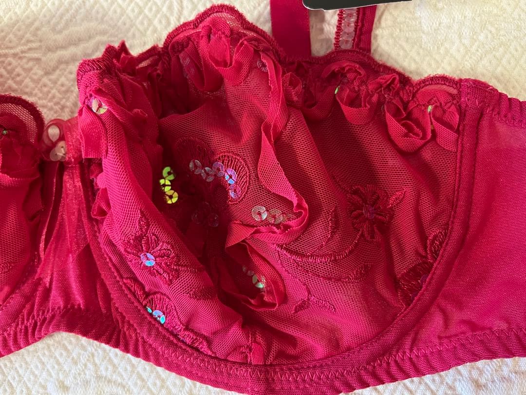 《Aubade 》新品タグ付/フリル&ラメ ブラジャー&タンガセット