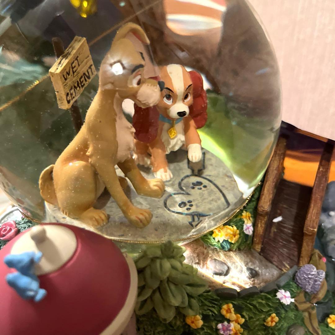 ディズニーストア　わんわん物語Lady&Trumpスノーグローブ　オルゴール付き