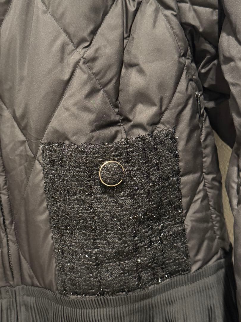 chesty完売品 フリル付きダウンジャケット 黒 - メルカリ