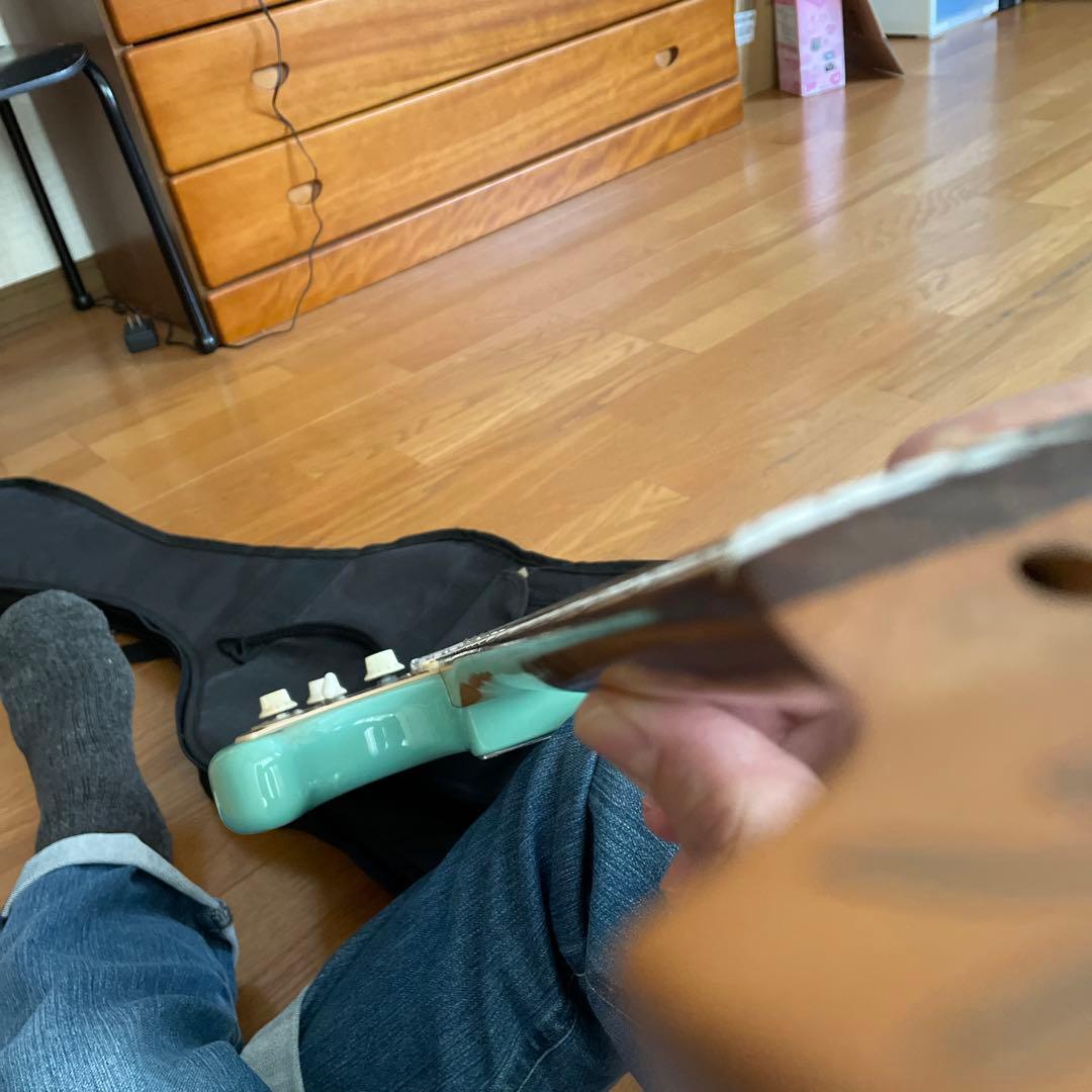 スクワイヤー　サーフグリーン　ストラトキャスター