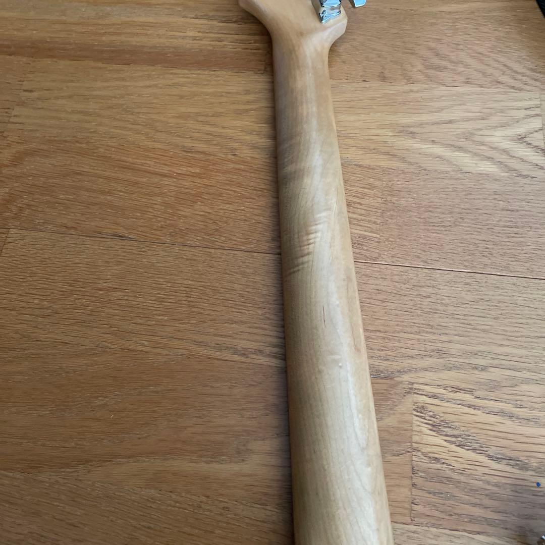 スクワイヤー　サーフグリーン　ストラトキャスター