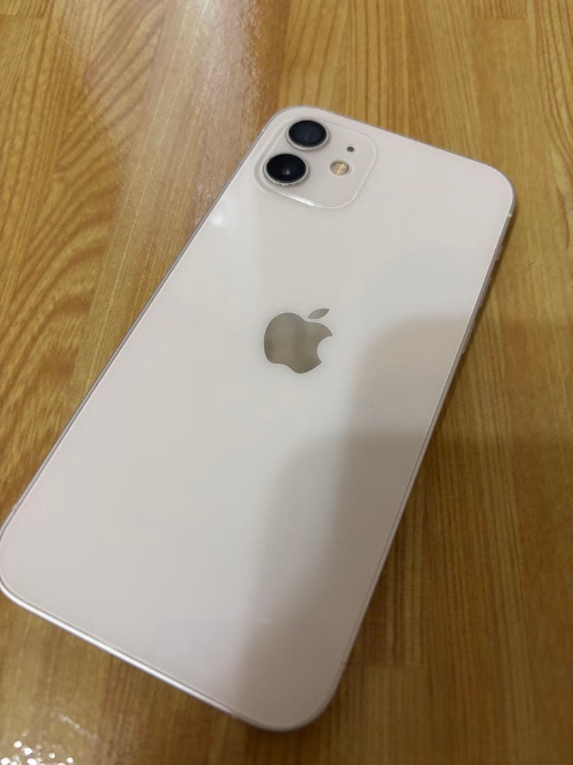 Apple iPhone 12 ホワイト 本体 64GB 最大容量81％