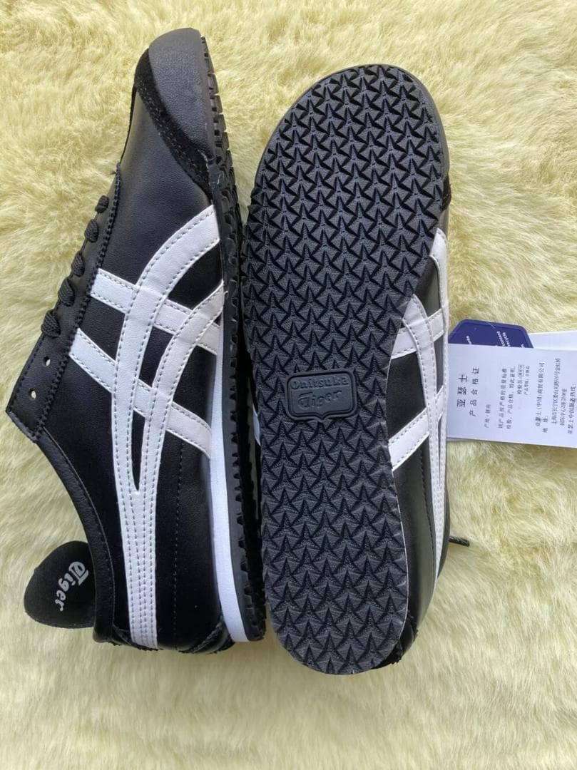 Onitsuka Tigerブラック/ホワイト スニーカー《27.5cm》