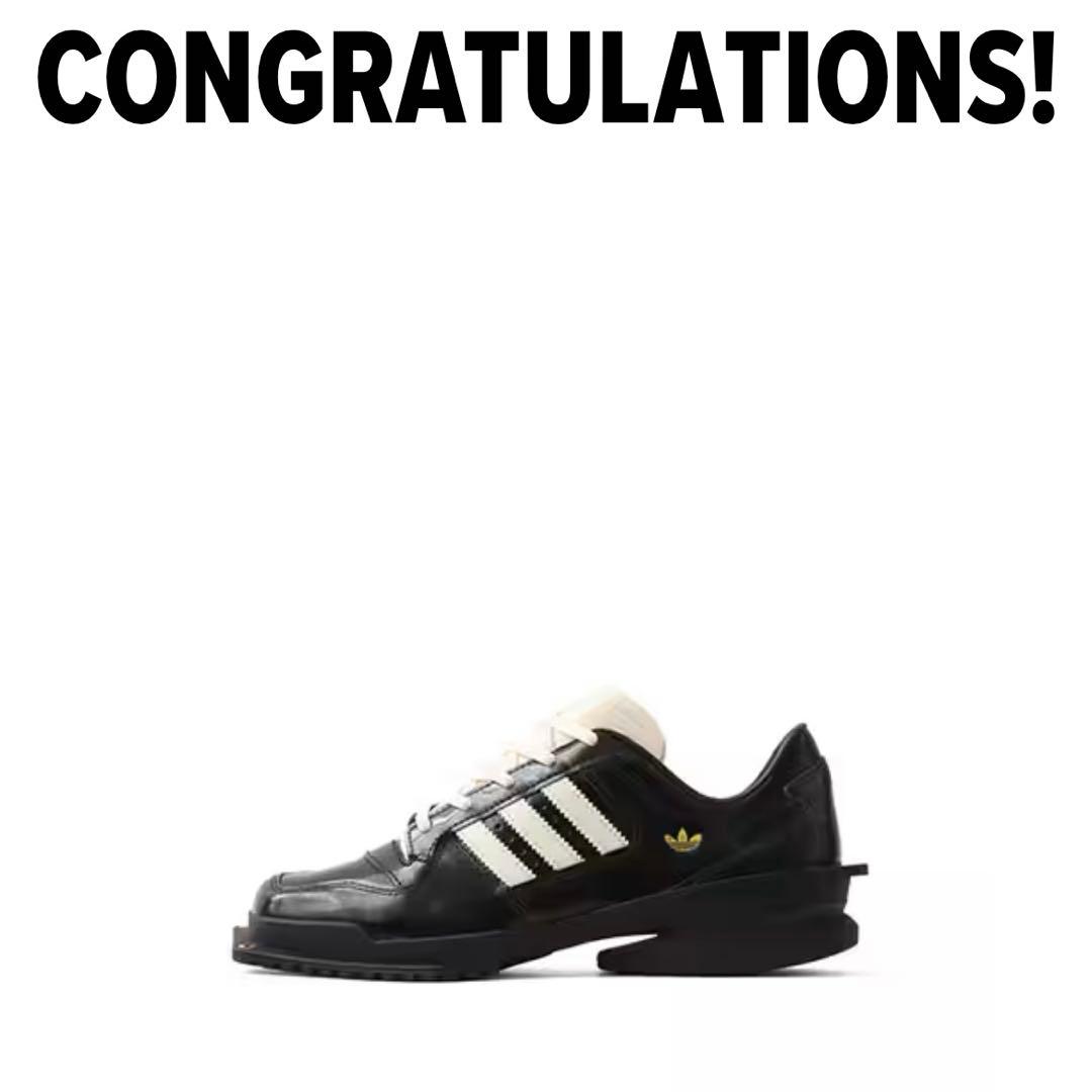 adidas フォーラムスクエアW 22.5cm