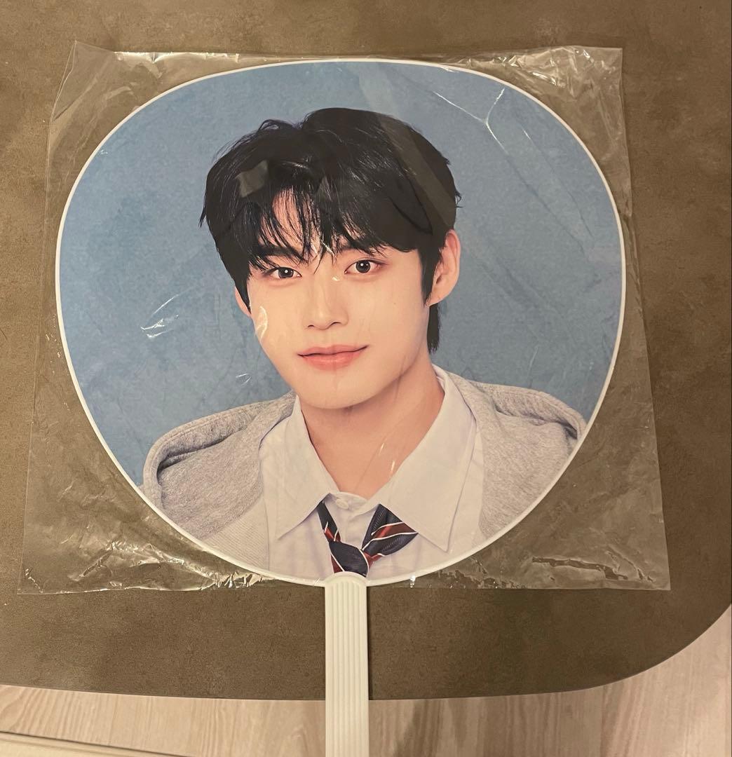 ゼベワン zb1 ジウン うちわ キムジウン ワルツ ZEROBASEONE - メルカリ