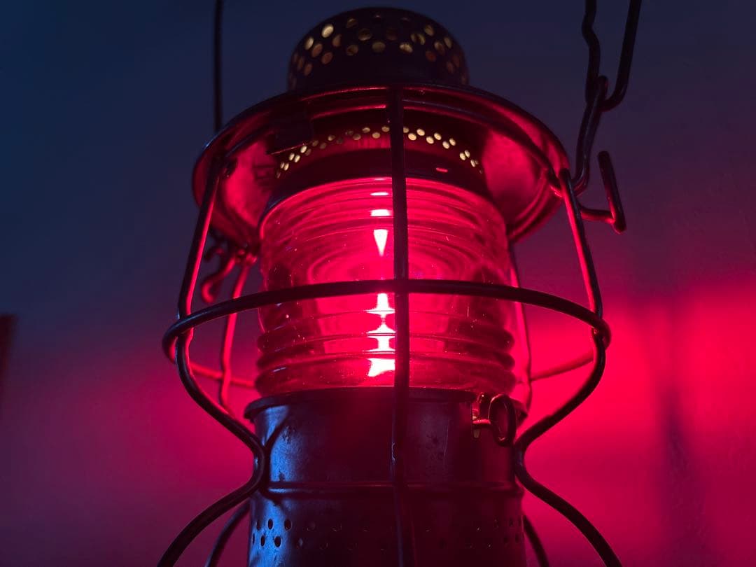 ADLAKE KERO LIONEL 赤フレネル レイルロードランタン - メルカリ