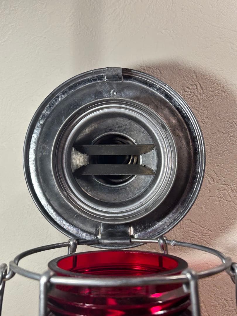 ADLAKE KERO LIONEL 赤フレネル レイルロードランタン - メルカリ