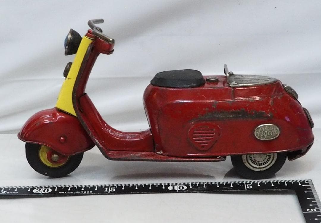 萬代屋【新三菱工業シルバーピジョン赤 動作不良】tinブリキcar