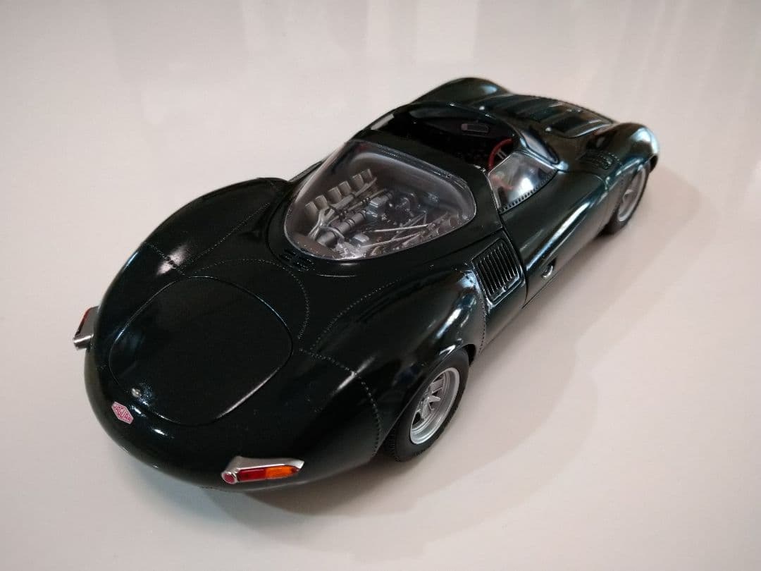 車　ＡＵＴＯ・ＡＲＴ　1/18　ＪＡＧＡＵＡＲ　ＸＪ１３　ダイキャストミニカー