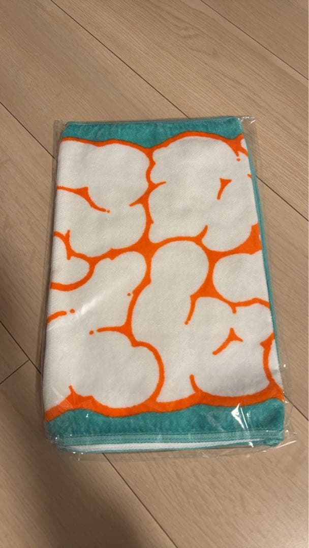 マカロニえんぴつ　タオル　パーカー　ラババン