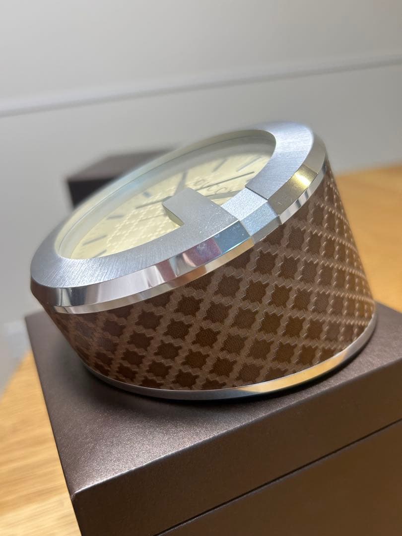 GUCCI 置き時計 正規品 7/31まで出品 - メルカリ