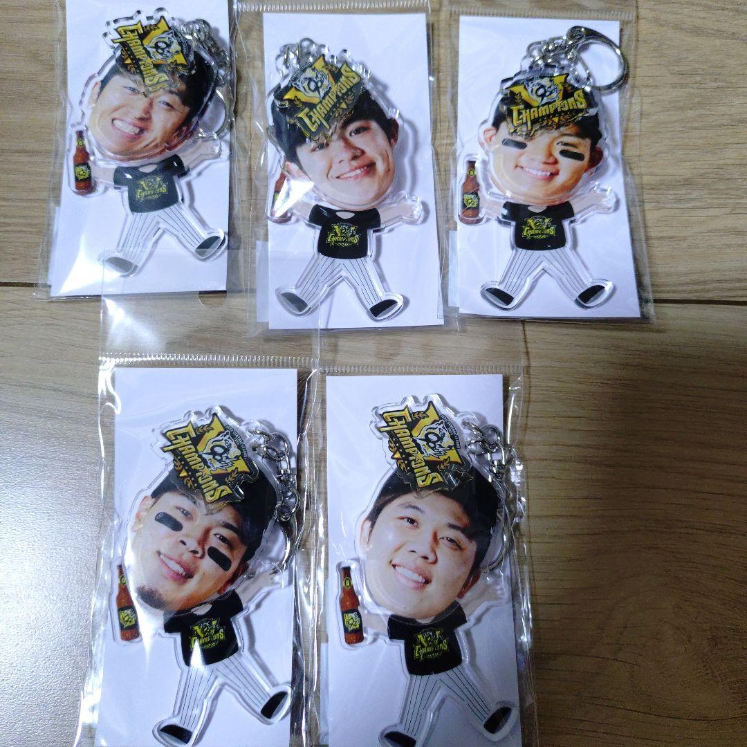 阪神タイガース2025JERAセ・リーグ優勝記念ビールかけふりふりキーホルダー A_在庫】2025 JERA セ・リーグ優勝記念 ビールかけTシャツ（白