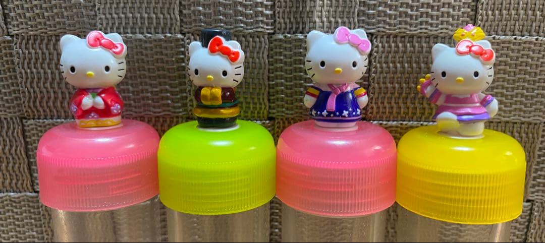 ハローキティ ペットボトルキャップ12種 食玩 キティちゃん - メルカリ