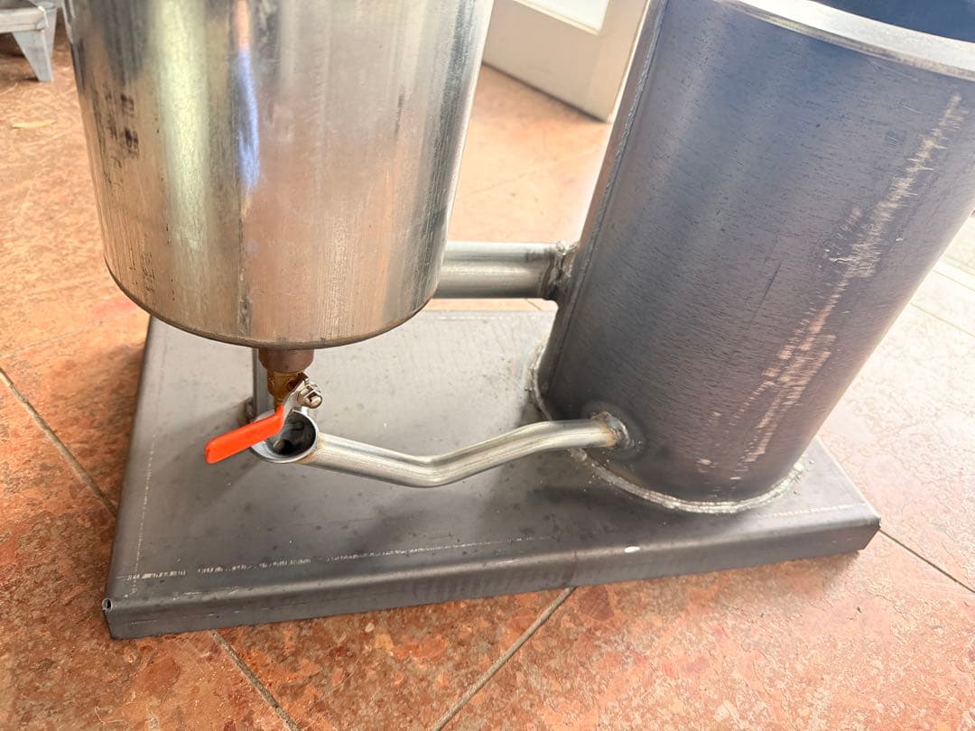 廃油ストーブ 耐熱塗装無し 送風機付き - メルカリ