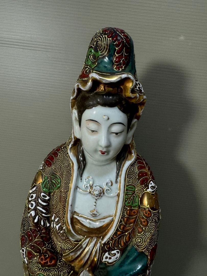 2308 九谷焼 観音菩薩像 仏像 色絵金彩 置物 - メルカリ