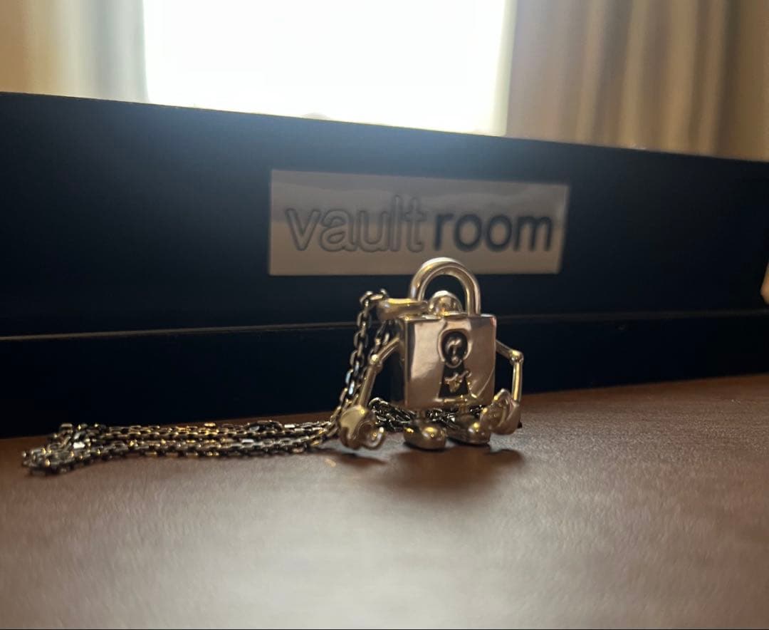 m*u様 \"vault\" LOGO Necklace VAULTROOM