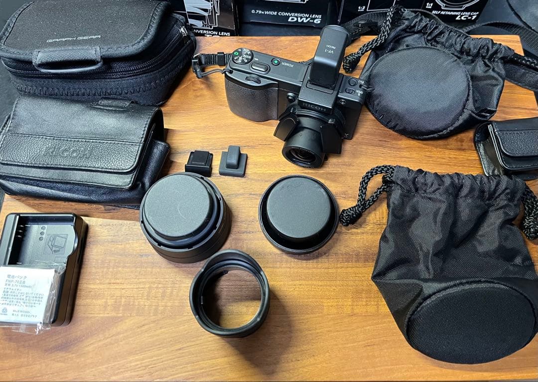 RICOH リコーGX200 オプション多数あり Amazon.com : Ricoh Digital Camera Gx200 Vf Kit , View Finder Vf-1