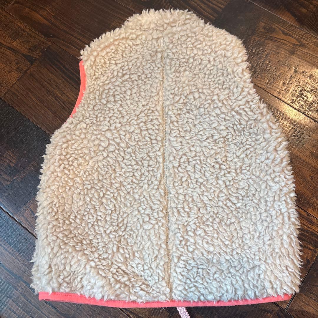 patagonia フリースベスト 2T クリーム/ピンク - メルカリ