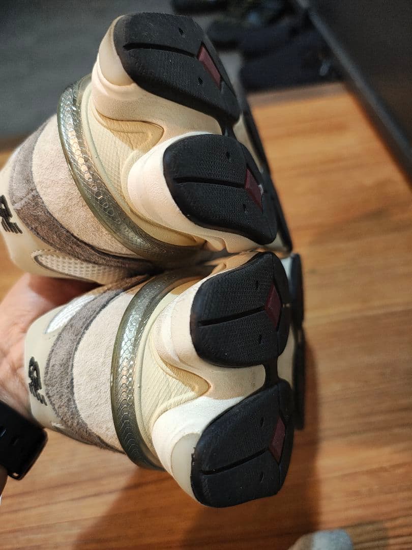 断捨離特価　New Balance 9060 ホワイト/グレー 26.5cm