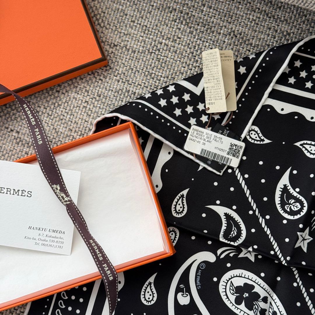 新作未使用★HERMES エルメス　シルクバンダナ 《ロデオ・デ・フルーツ》