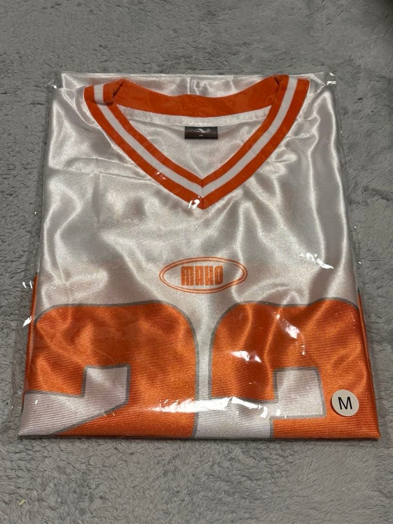 値下げ】NiziU AWAKE ユニフォームTシャツ マコ Mサイズ - メルカリ