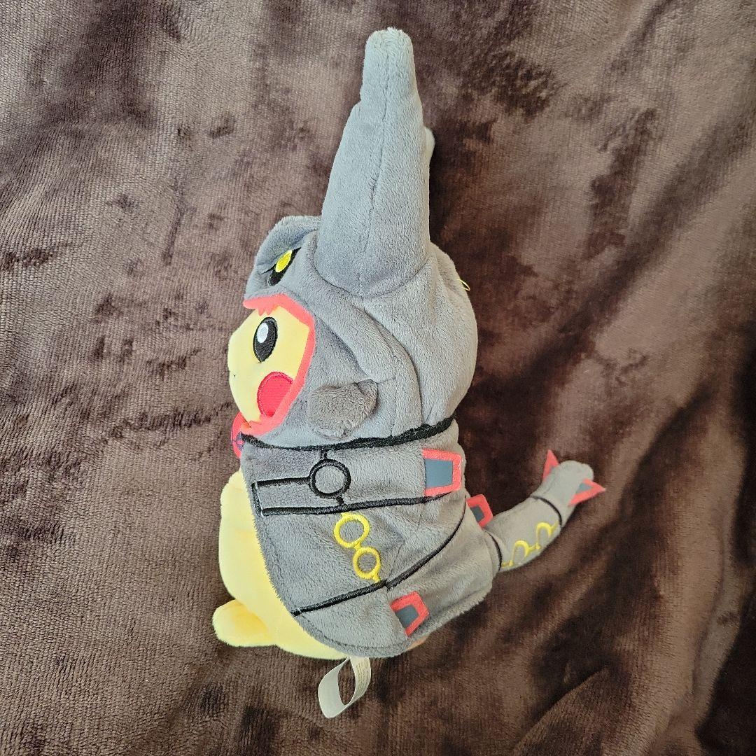 ポケモン　黒いレックウザポンチョを着たピカチュウ　ぬいぐるみ　タグ付き　希少品
