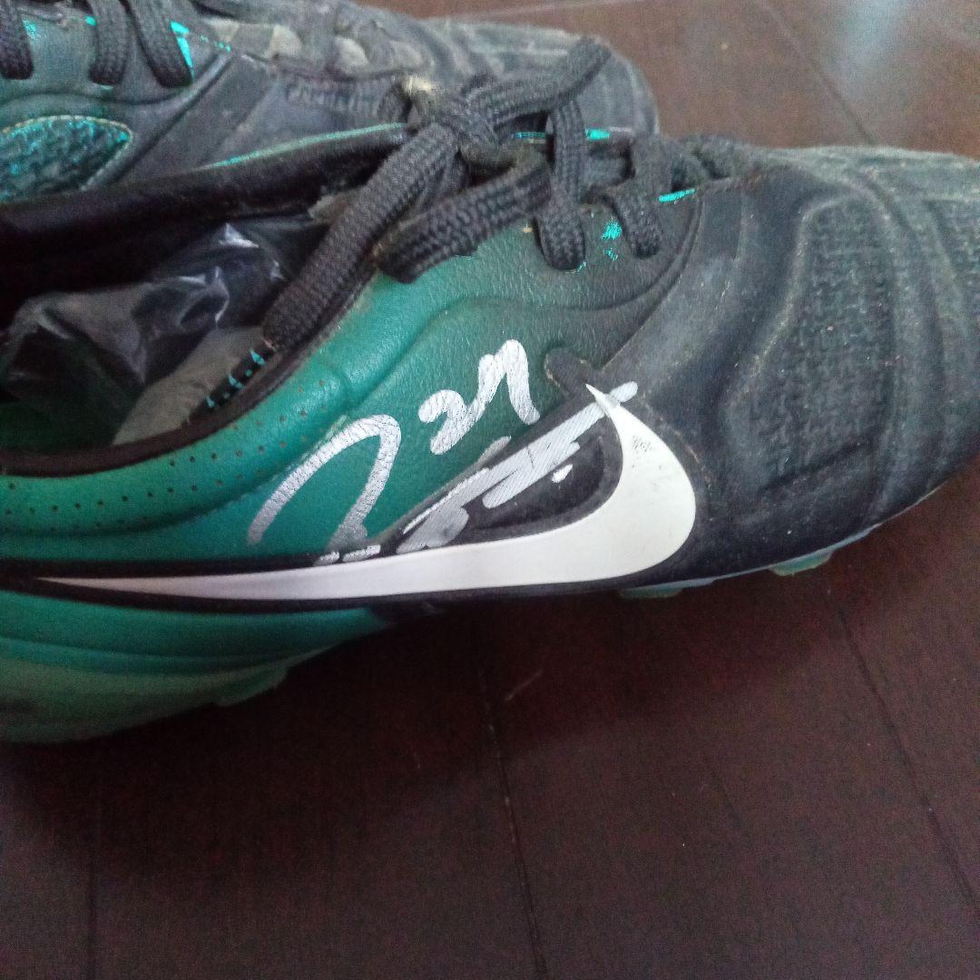 丁東浩選手実使用・直筆サイン入りスパイク U-23韓国代表時代 - メルカリ