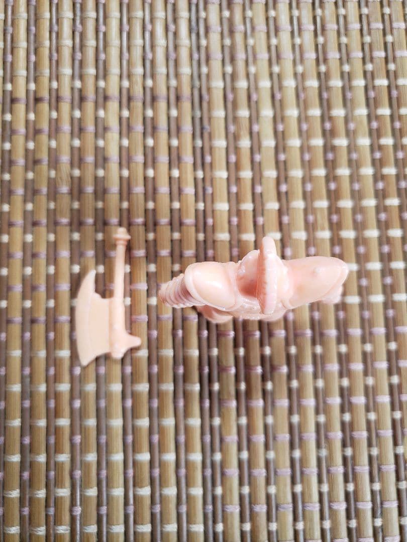 ドラゴンクエスト消しゴムアベル伝説悪魔の鎧ペールオレンジ　肌色　ファミコン　食玩