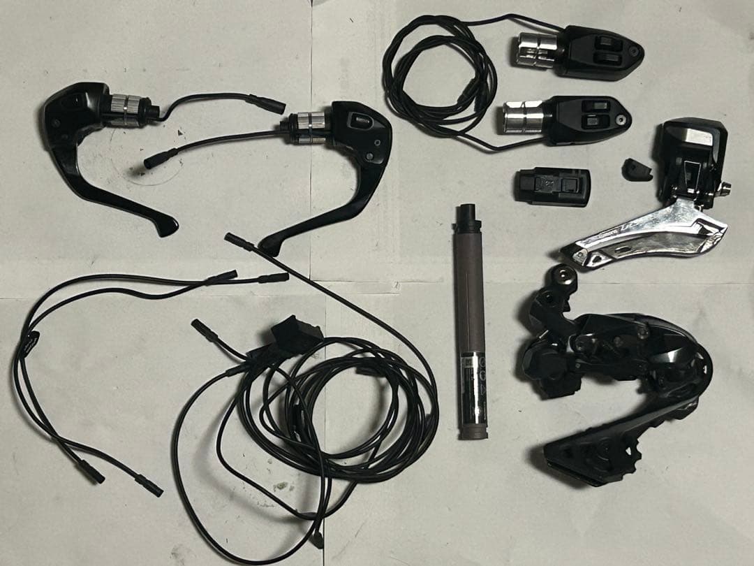 SHIMANO ULTEGRA TTバイク用Di2コンポーネントセット 2×11 Shimano Ultegra R8100 Di2 Groupset (Black) (2 x 12 Speed) (11-30T