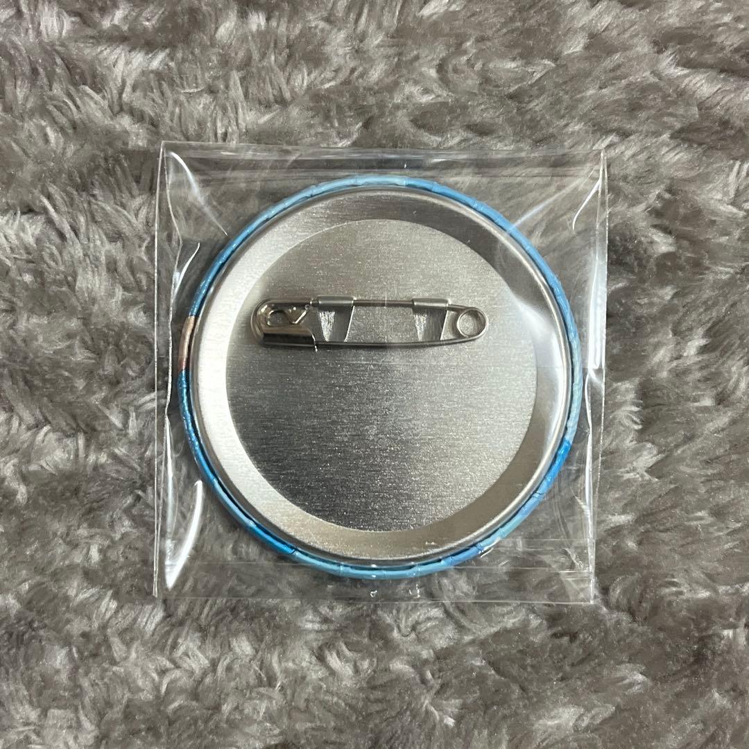 ころんくん ふぁんみ 缶バッジ - メルカリ