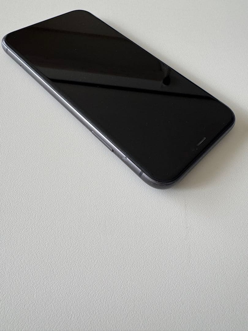iPhone 11 ブラック 本体のみ 動作確認済み キズあり - メルカリ