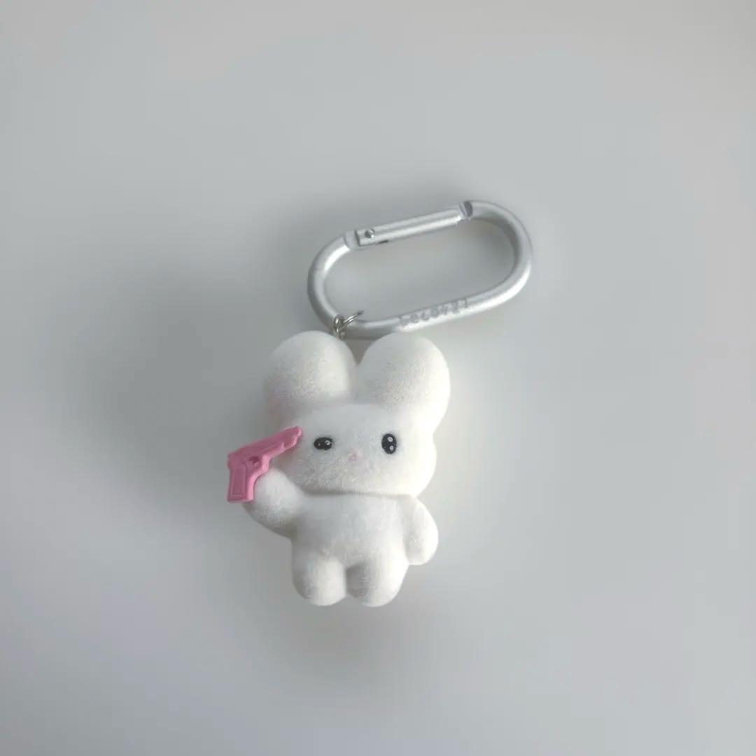 beco+81 しりみみうさぎ キーホルダー - メルカリ