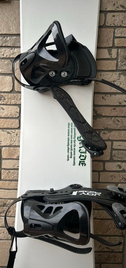 スノボ　ボード 中古スノーボード チューン済み 滑走面のキズは埋めたりしましたが