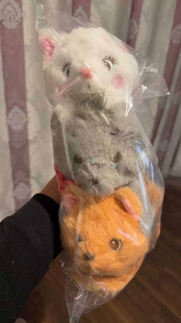 マリー、ベルリオーズ、トゥルーズ おしゃれキャット ぬいぐるみ ねんねしているマリー・ベルリオーズ・トゥルーズ！東京